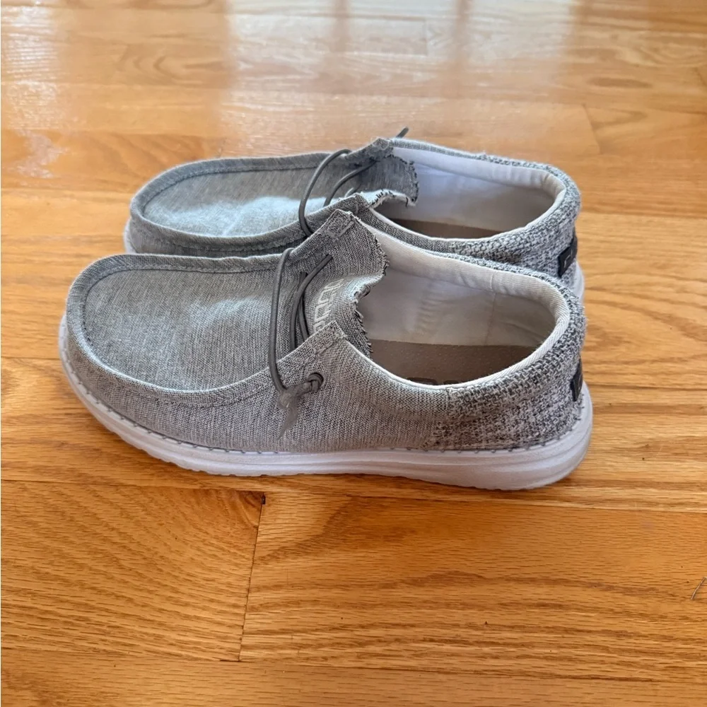 Kids Hey Dude Wally Light Gray Loafers - Picture 2 of 4